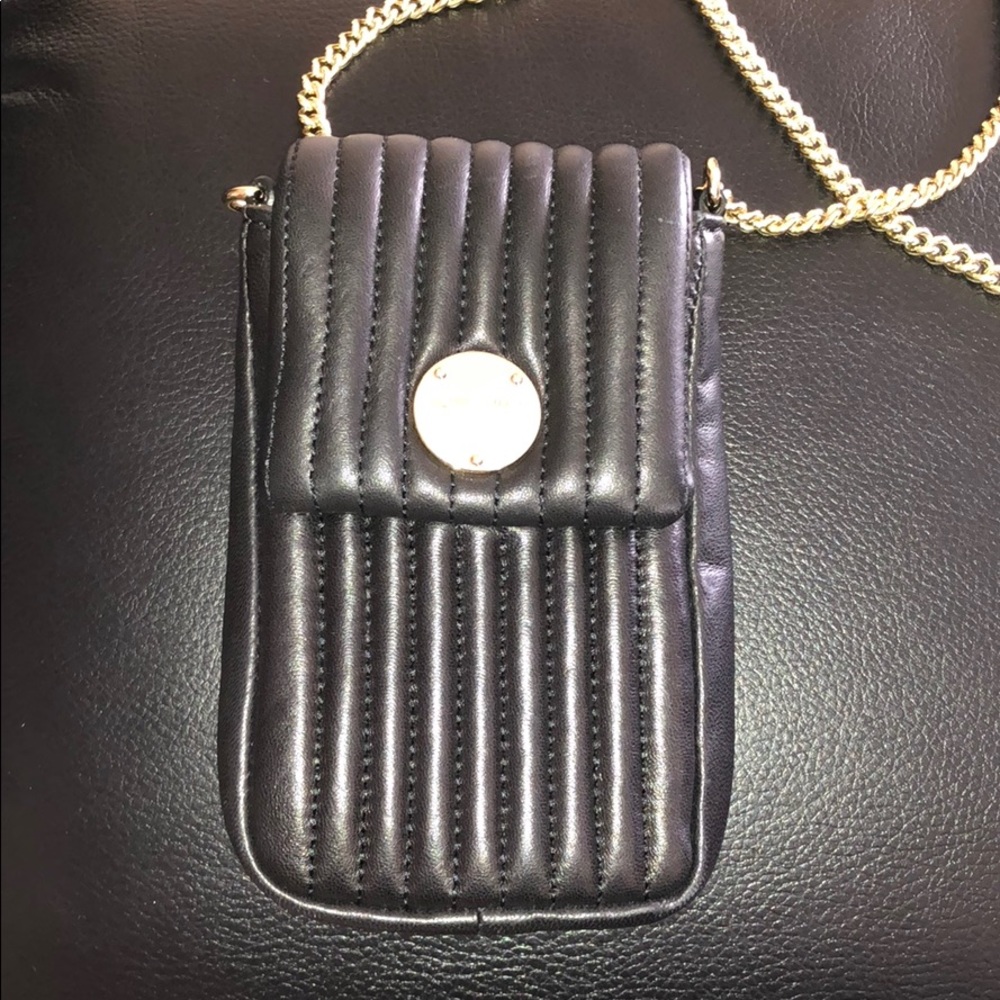 Cross body Henri Bendel phone holder